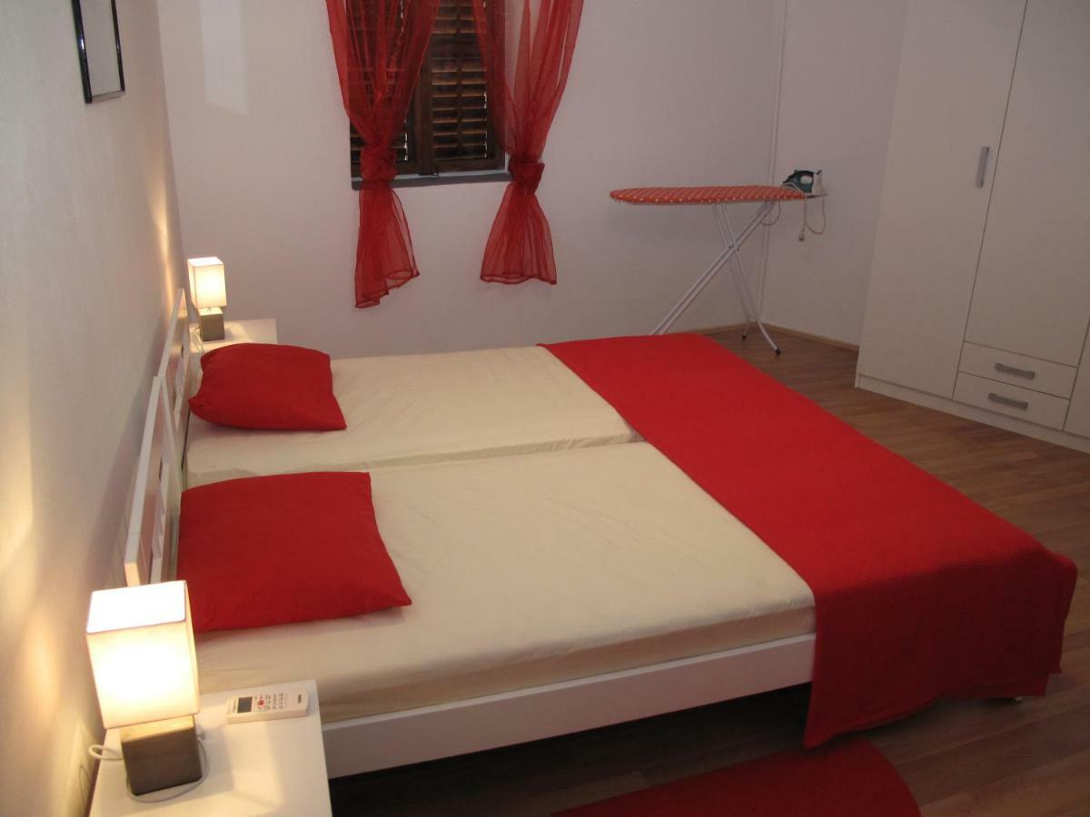 שיבניק Illy City Centre Apartment מראה חיצוני תמונה